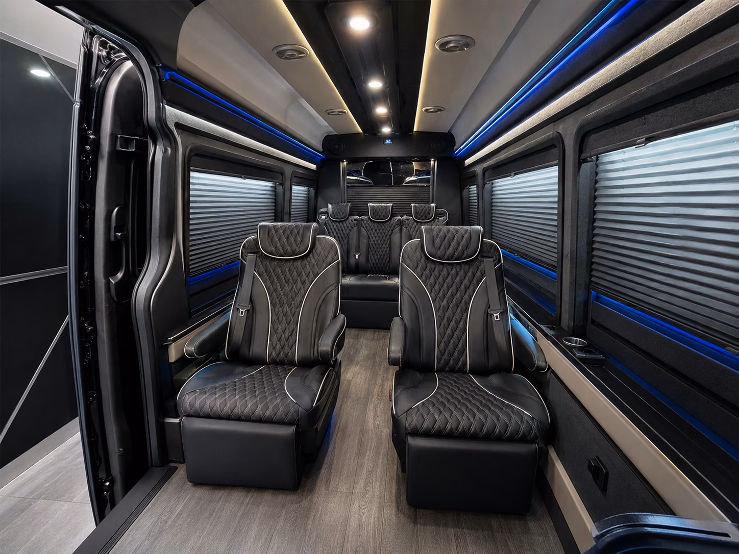 airport shuttle buses for corporate groups and government travelers in las cruces