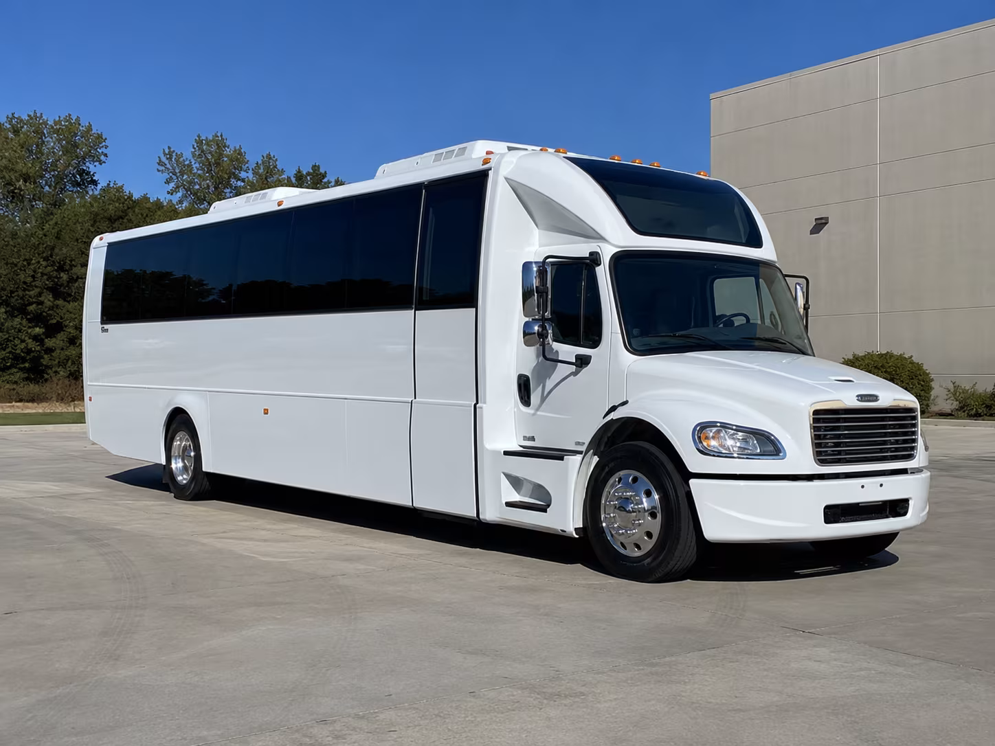 las cruces 28 passenger party bus